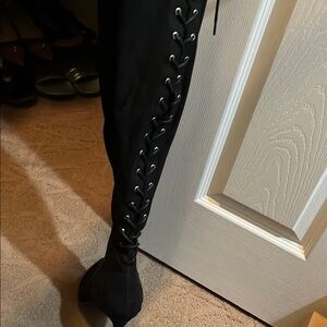 Elegant Black Lace-Up Women's Boots